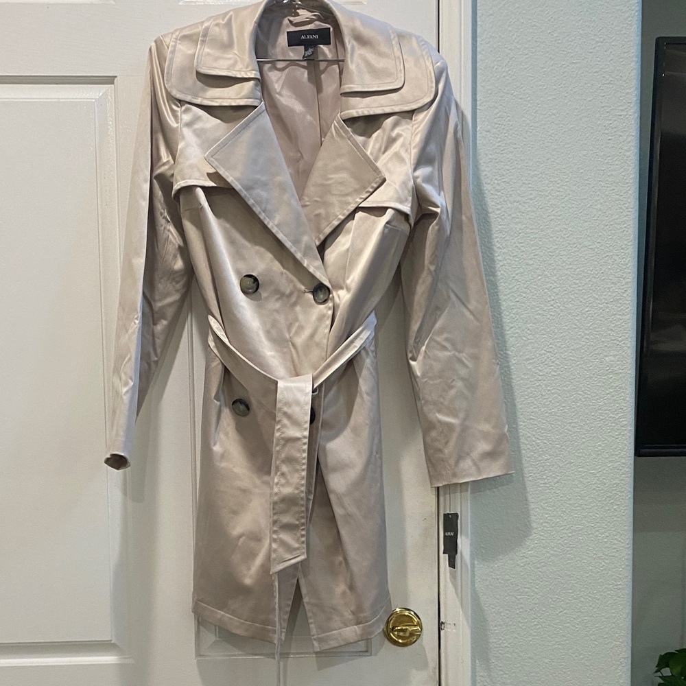 Alfani Women's Satin Trench Coat in Light beige